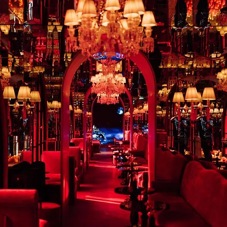 Sax Paris, Lxr & Szálloda Párizs