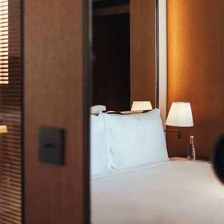 Sax Paris, Lxr & 5* Parigi