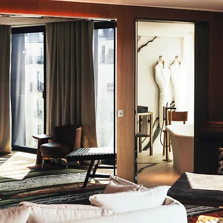 Sax Paris, Lxr & Hotel Paris