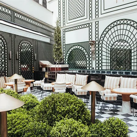 Sax Paris, Lxr & Szálloda Párizs