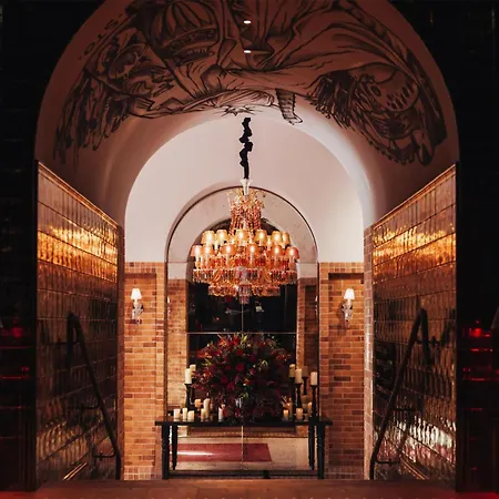 Sax Paris, Lxr & Hotel