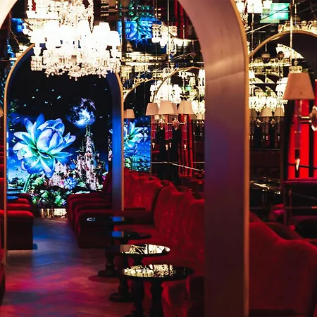 Sax Paris, Lxr & 5*