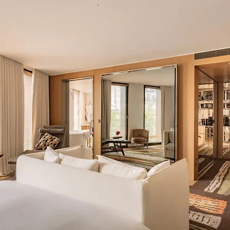Sax Paris, Lxr & 5*