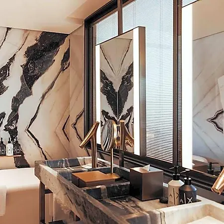 Sax Paris, Lxr & 5* Paris