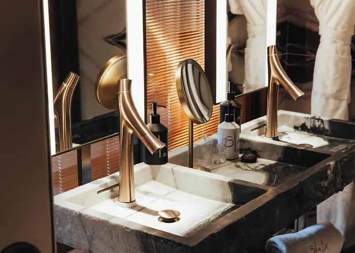 Sax Paris, Lxr & París