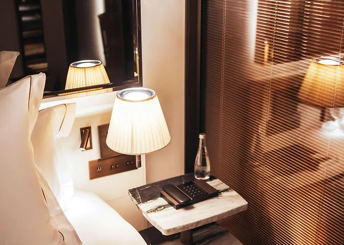 Sax Paris, Lxr & Hotel París