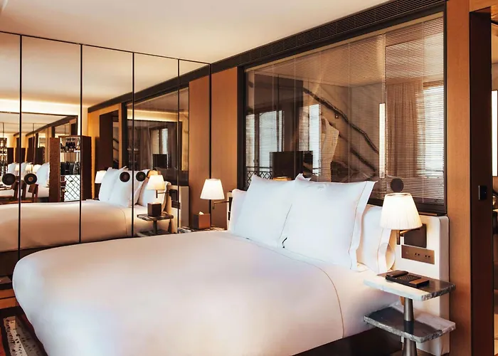 Sax Paris, Lxr & París