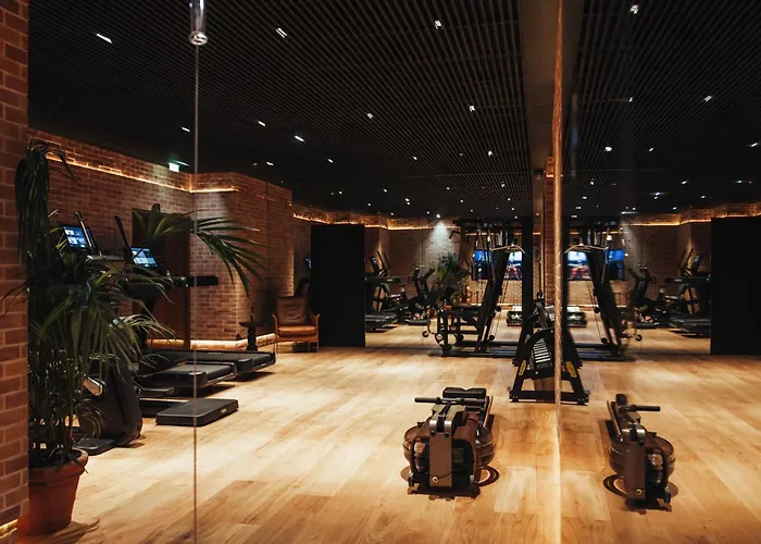 Sax Paris, Lxr & Hotel París