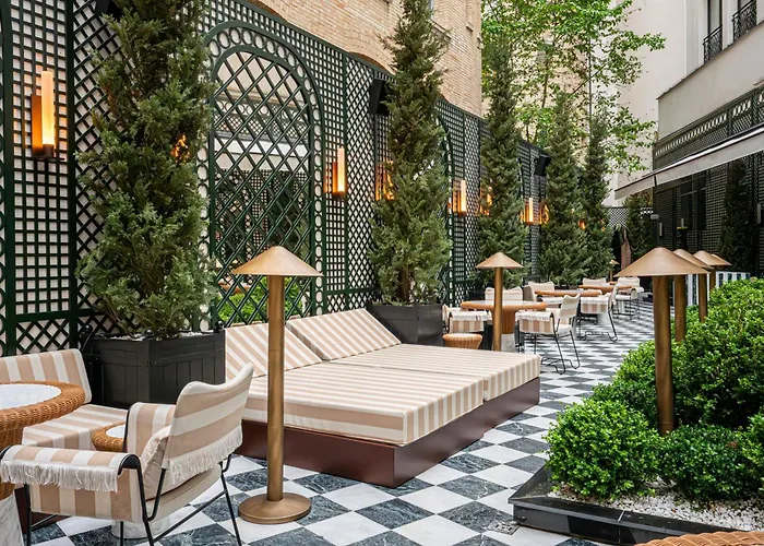 Sax Paris, Lxr & Hotel