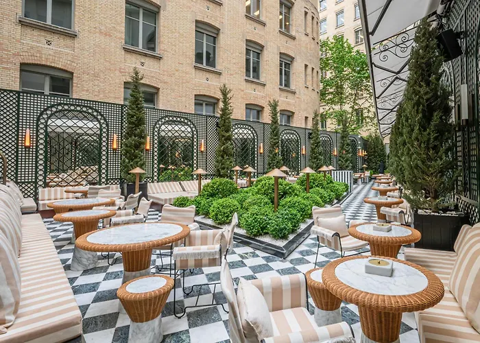 Sax Paris, Lxr & París