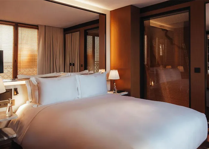 Sax Paris, Lxr & París