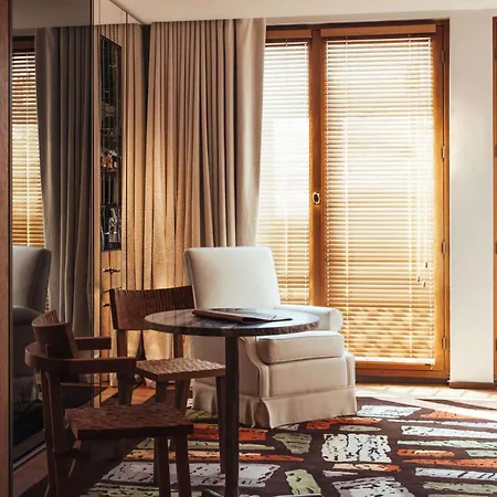 Sax Paris, Lxr & 파리