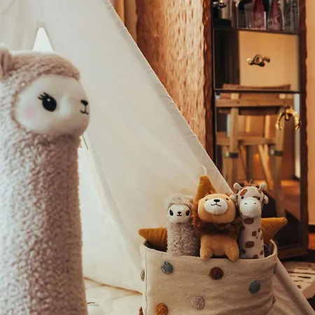 Sax Paris, Lxr & Hotel