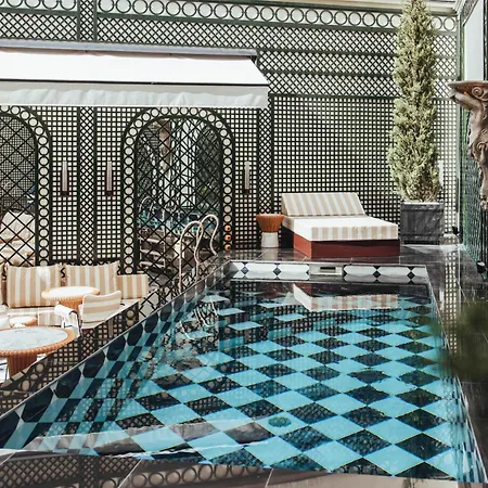 Sax Paris, Lxr & 5* Paris